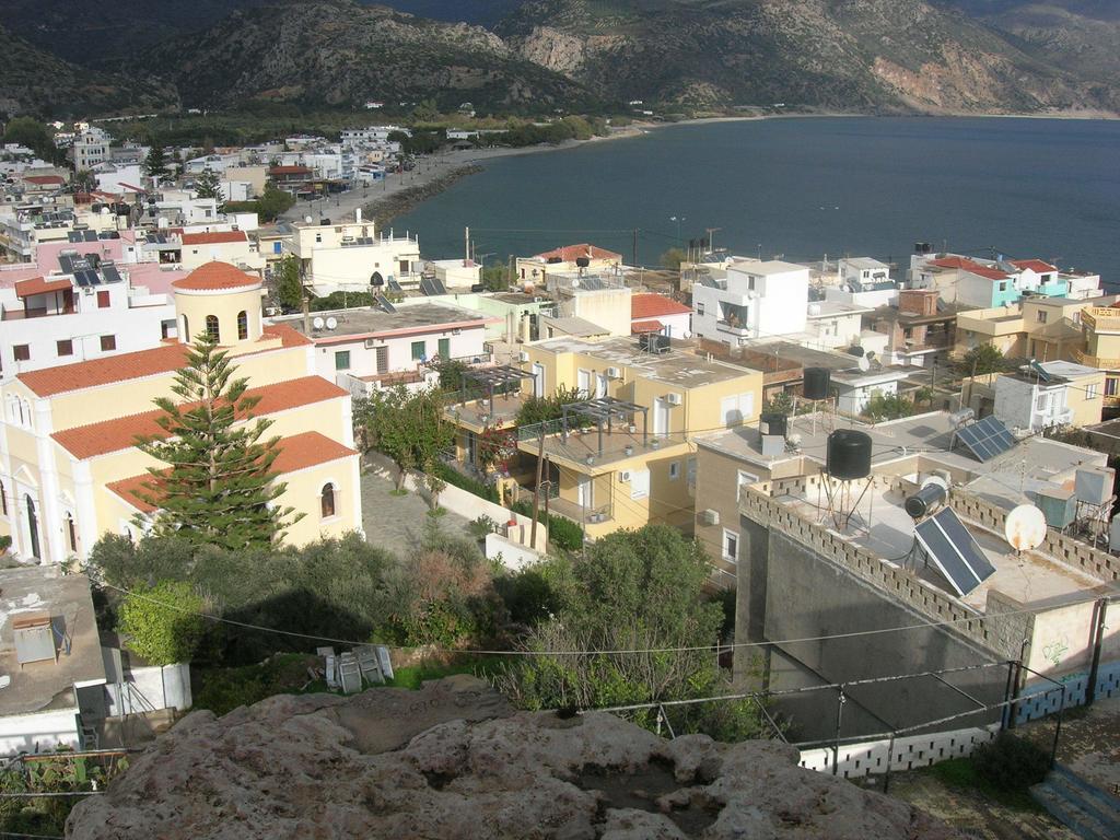 Giorgos Apartments Palaiochora Exterior foto