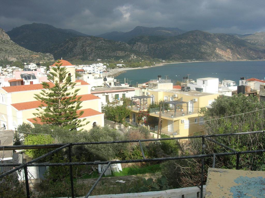 Giorgos Apartments Palaiochora Exterior foto
