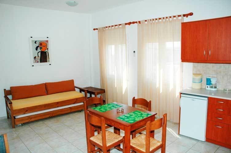 Giorgos Apartments Palaiochora Quarto foto