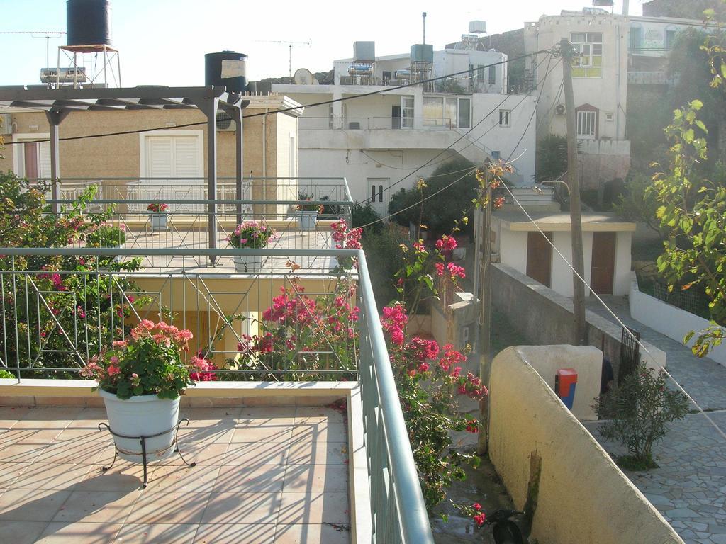 Giorgos Apartments Palaiochora Exterior foto