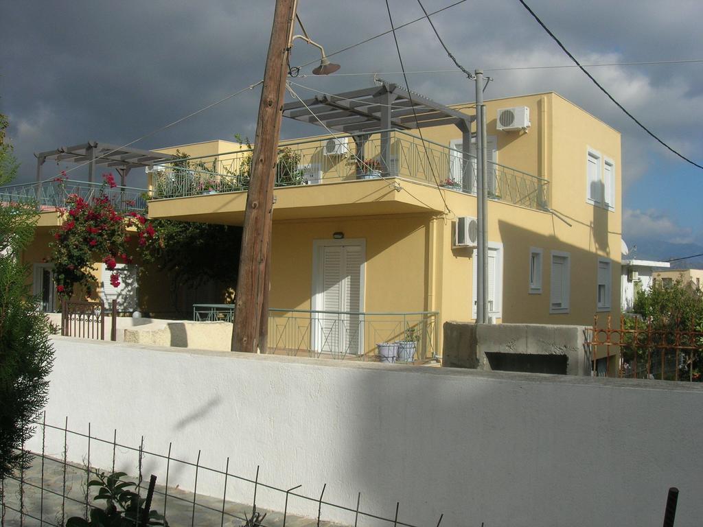 Giorgos Apartments Palaiochora Exterior foto